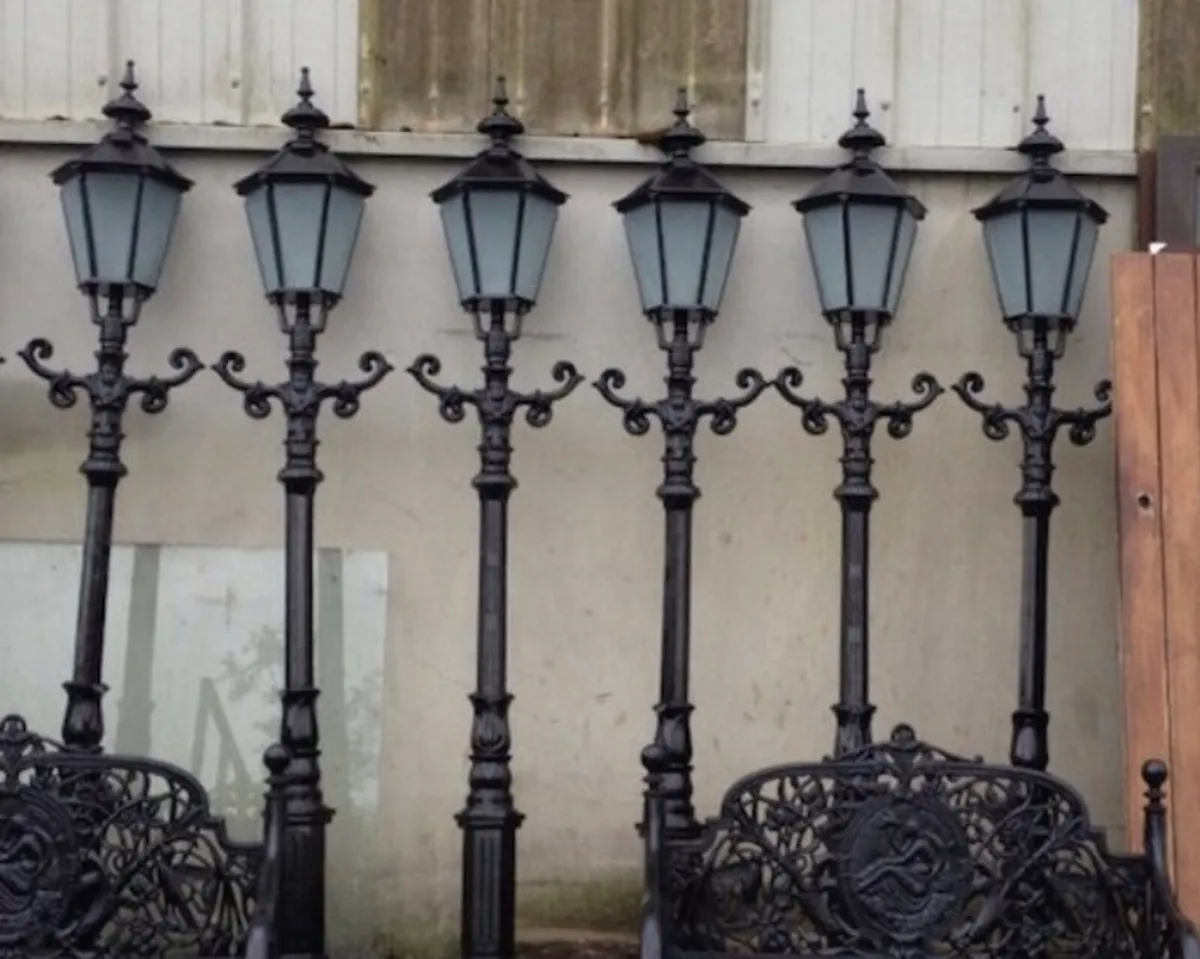 Brand new cast iron lamps/lights - Image 3