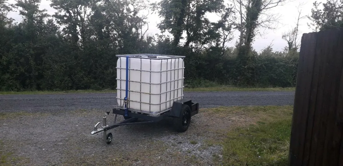 Mobile water tank and trailer - Image 2