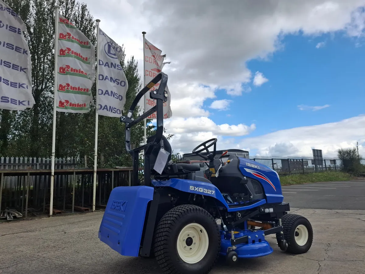 ISEKI SXG327 Diesel Mower with Mulching Deck - Image 3