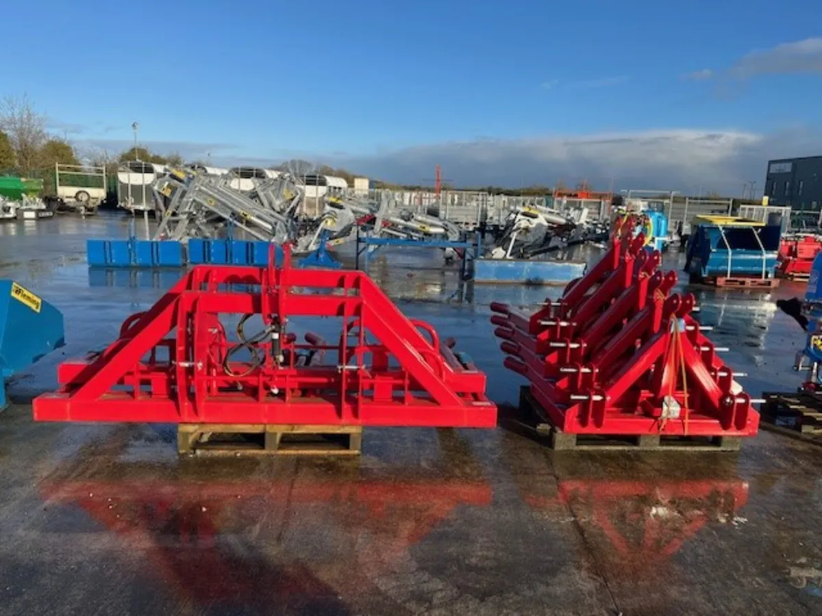 Nugent Single and Double Bale Carriers - Image 1