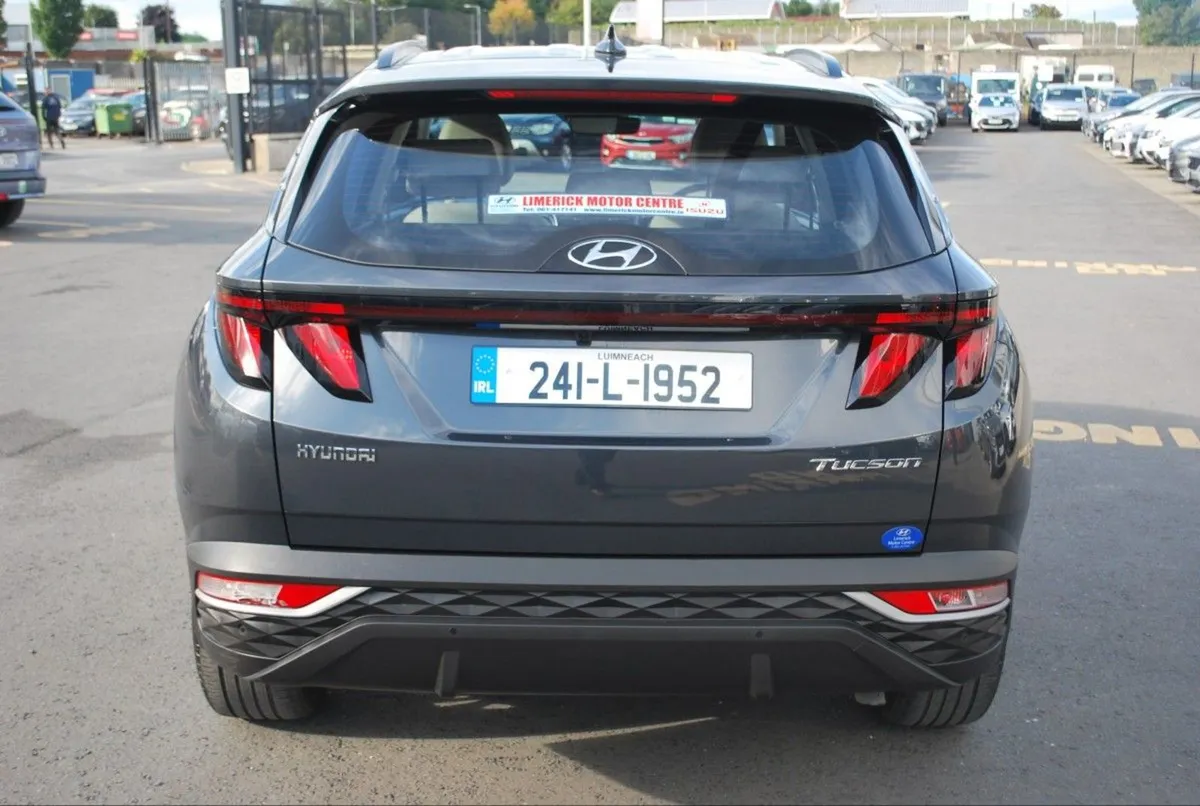 Hyundai Tucson 2WD Executive - Image 4