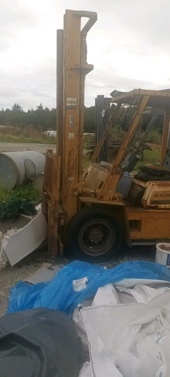 Komatsu 3 ton forklift.PERRY SHUTTER.Steel doors. for sale in Co. Waterford for €2,550 on DoneDeal
