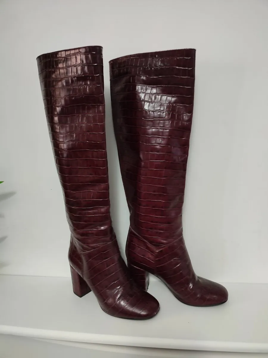 Burgundy boots sale best sale