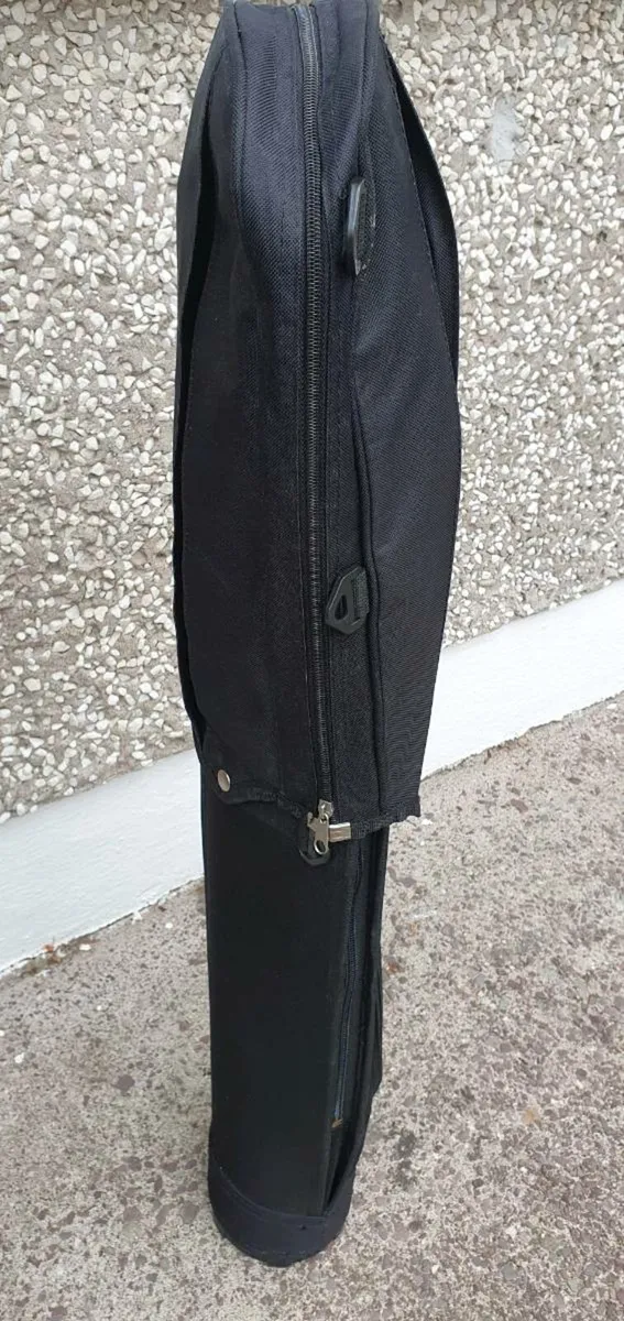 Pitch and putt clubs and carrying bag for sale in Co. Cork for €60 on