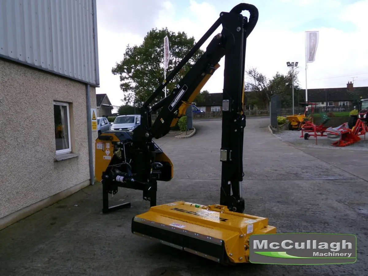 New McConnel PA6567 Hedgecutter - Image 3