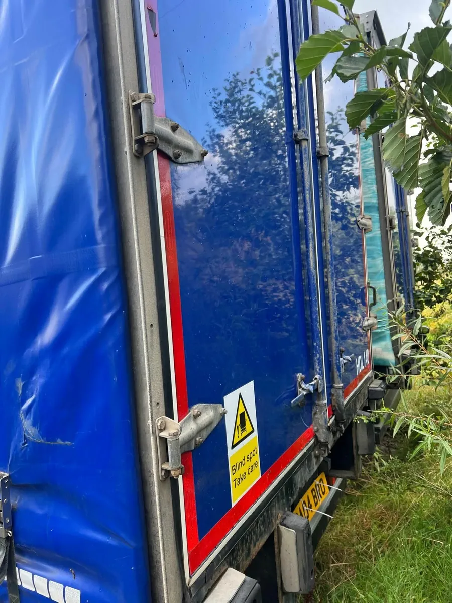 Pair of 2014 Montracon Curtainsiders - Image 2