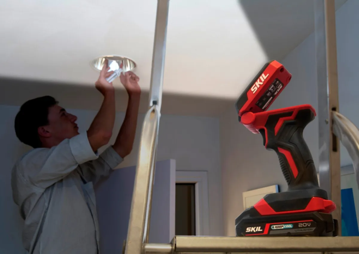 Skil Cordless Spotlight – 18V, Bare Unit - Image 3