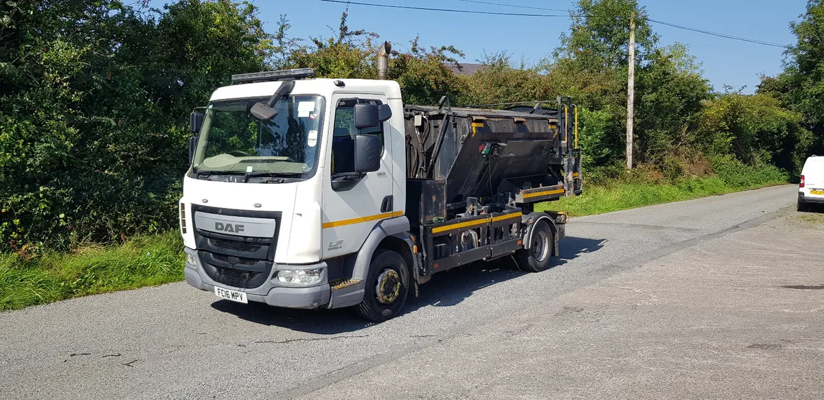 2016 Daf LF 180  Hot Box , 4x2 , Manual 6 box - Image 3