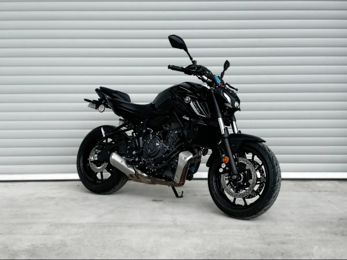 2023 Yamaha MT-07 Pure (as new) - Image 1