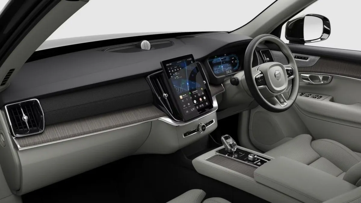 Volvo XC90 T8 Ultra  new Model - Image 2