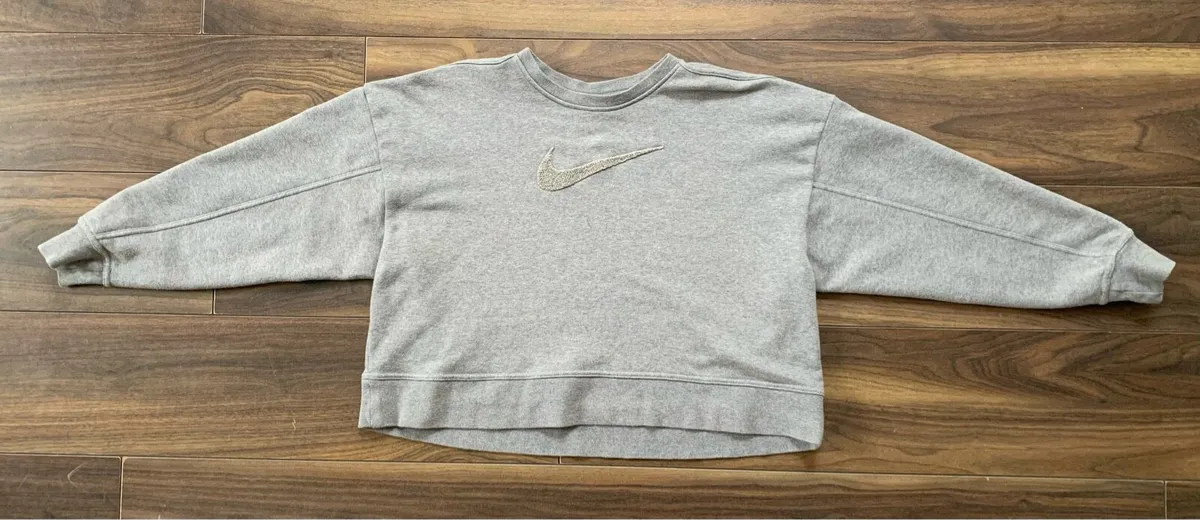 Grey Nike Jumper Large for sale in Co. Dublin for 5 on DoneDeal