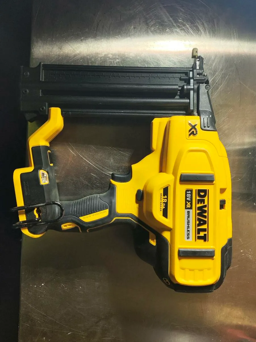 DeWalt dcn 680 pin gun 18ga. Body only for sale in Co. Meath for 300 on DoneDeal