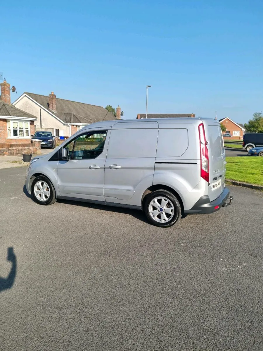 Ford Transit Connect Trend LTD Edition - Image 2