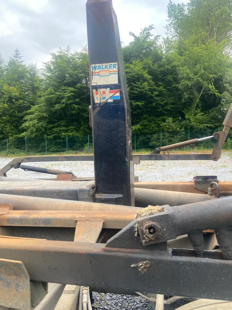 Scania Hook Truck - Image 2