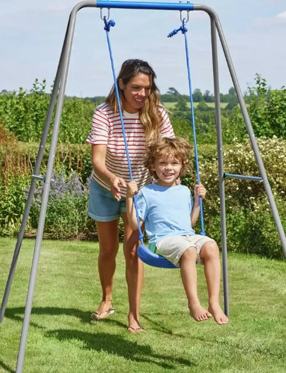 Child's garden swing 2025