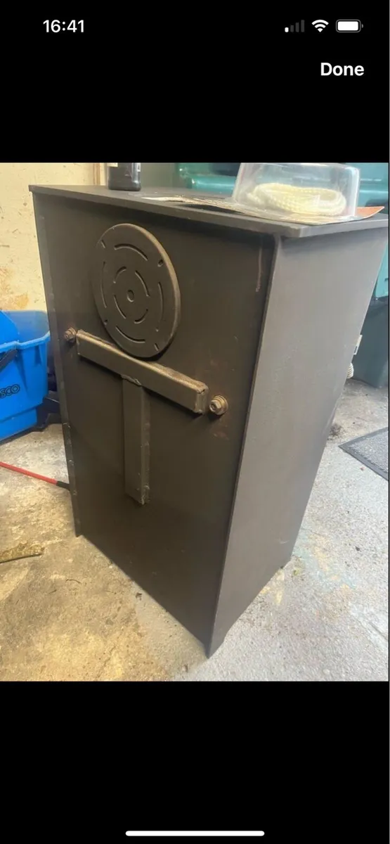 Henley Stove with log box, all pipes and fittings for sale in Co. Cork for €750 on DoneDeal