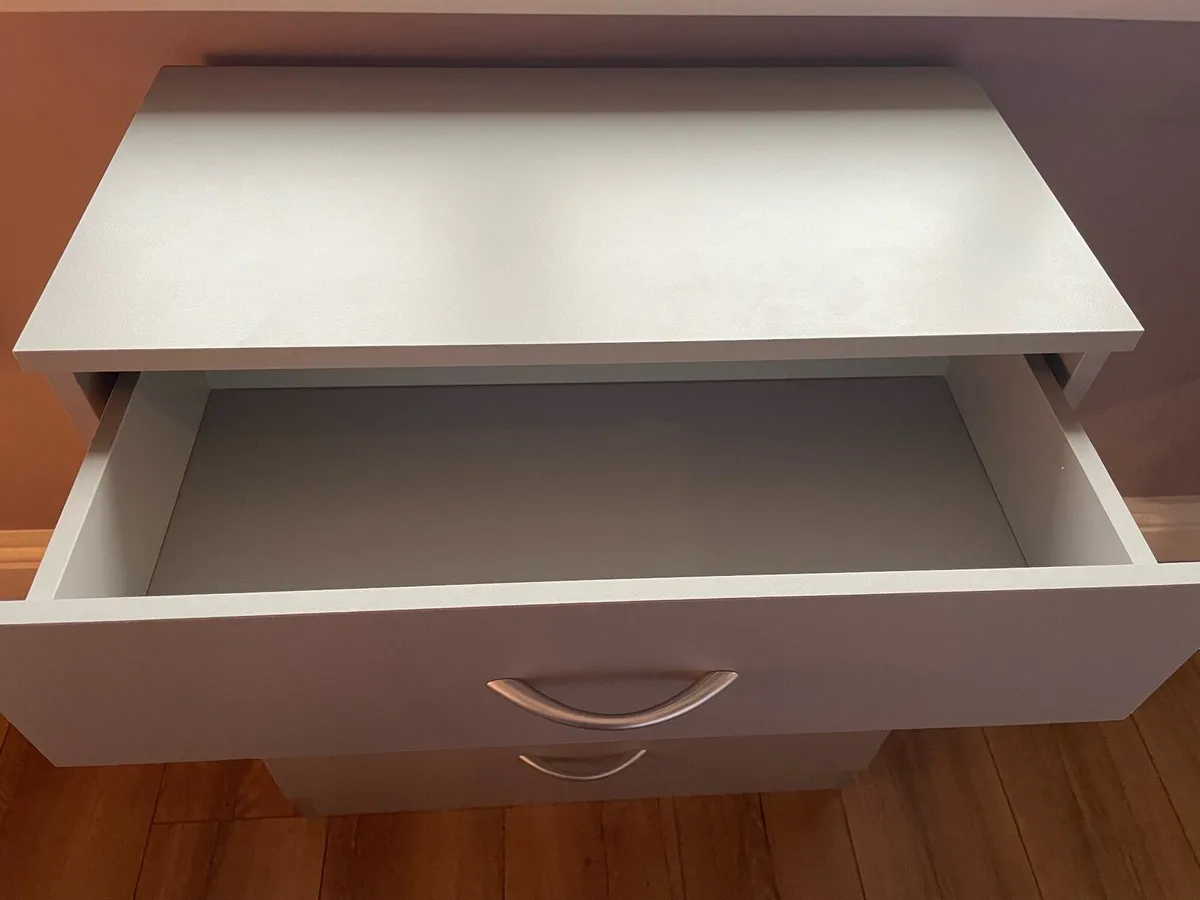 Chest of drawers for sale in Co. Offaly for €40 on DoneDeal