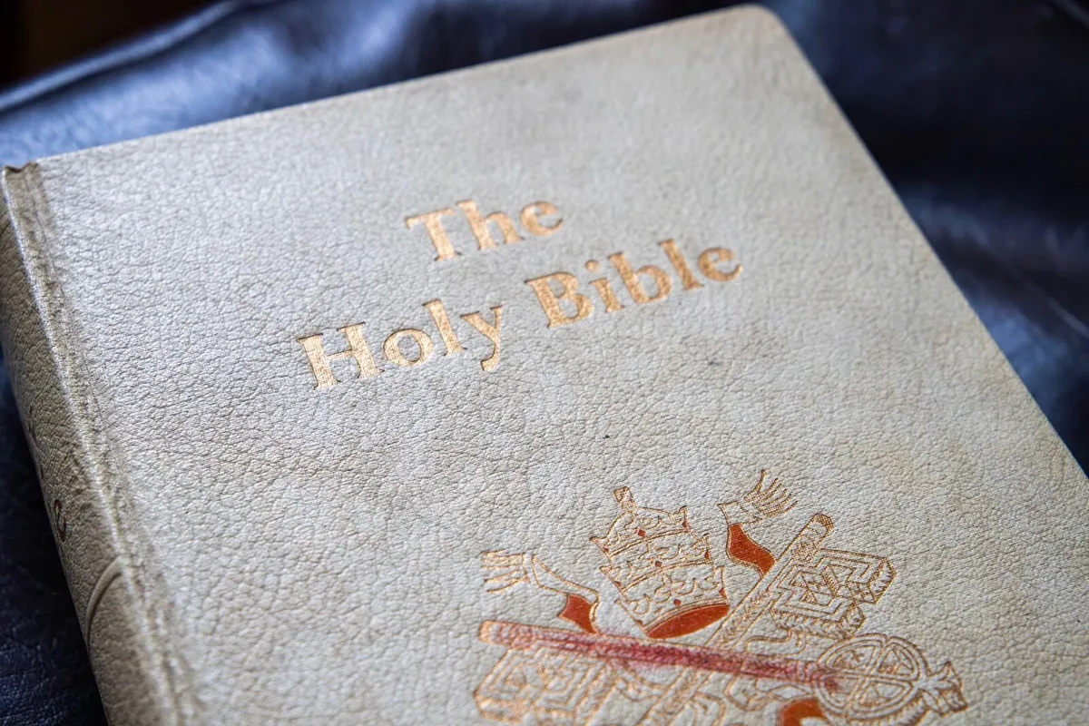 The Holy Bible Caxton Publishing Company 1958 - Image 2