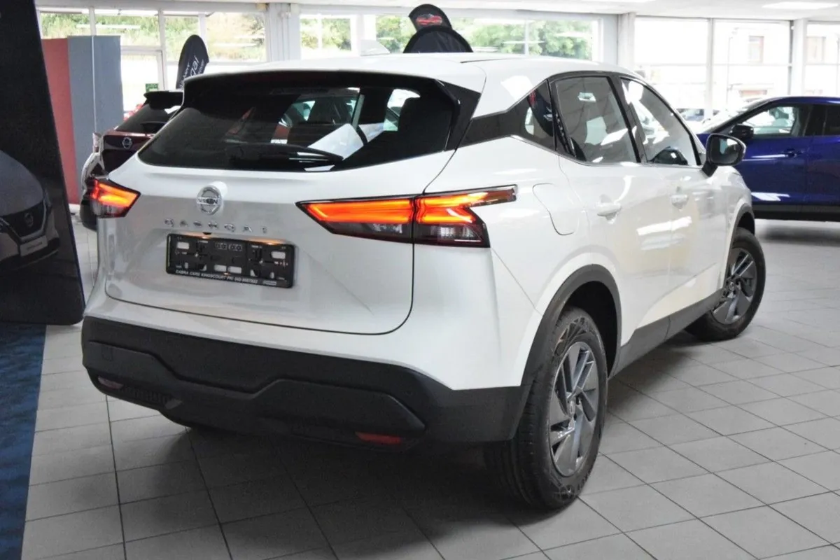 Nissan QASHQAI  10 000 off New Price  1.3 Petrol - Image 2