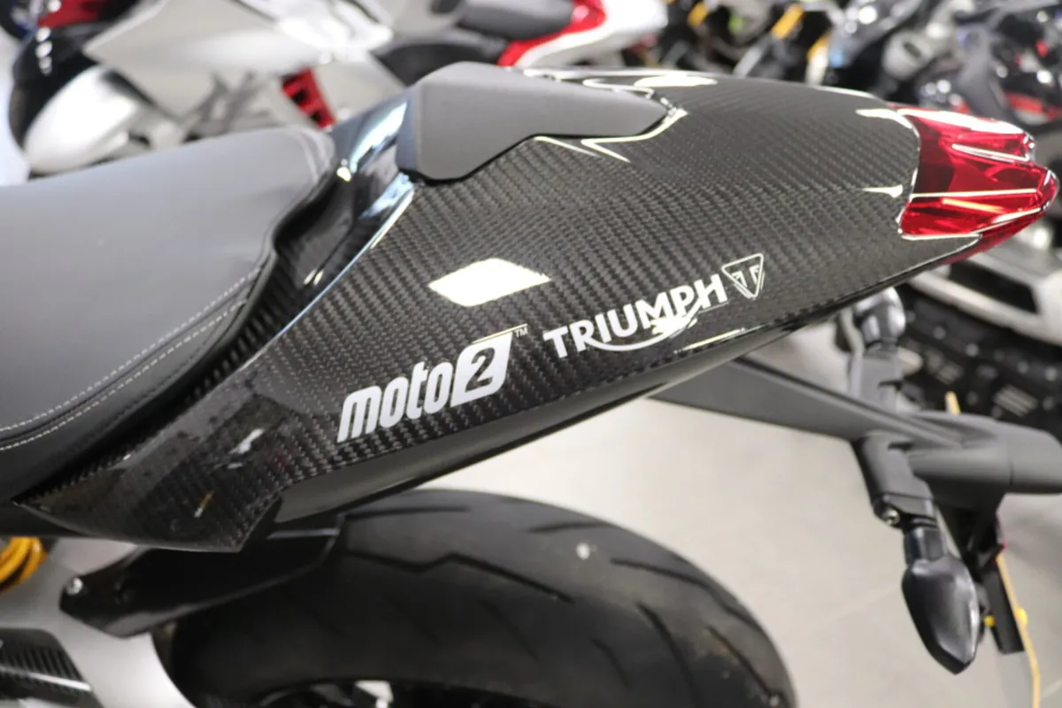 Triumph Daytona 765 MOTO2 2020 - Image 2