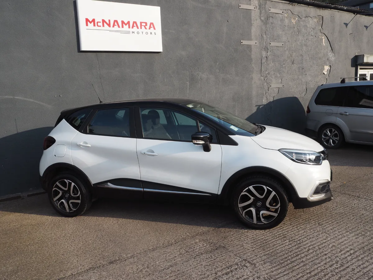 Renault Captur Dynamique S-NAV 1 Owner Exceptional - Image 2