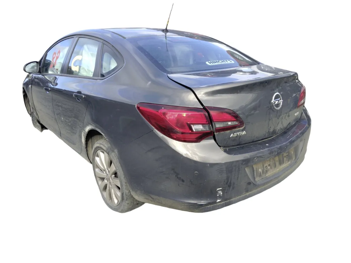 2014 OPEL ASTRA For Breaking/Dismantling - Image 4