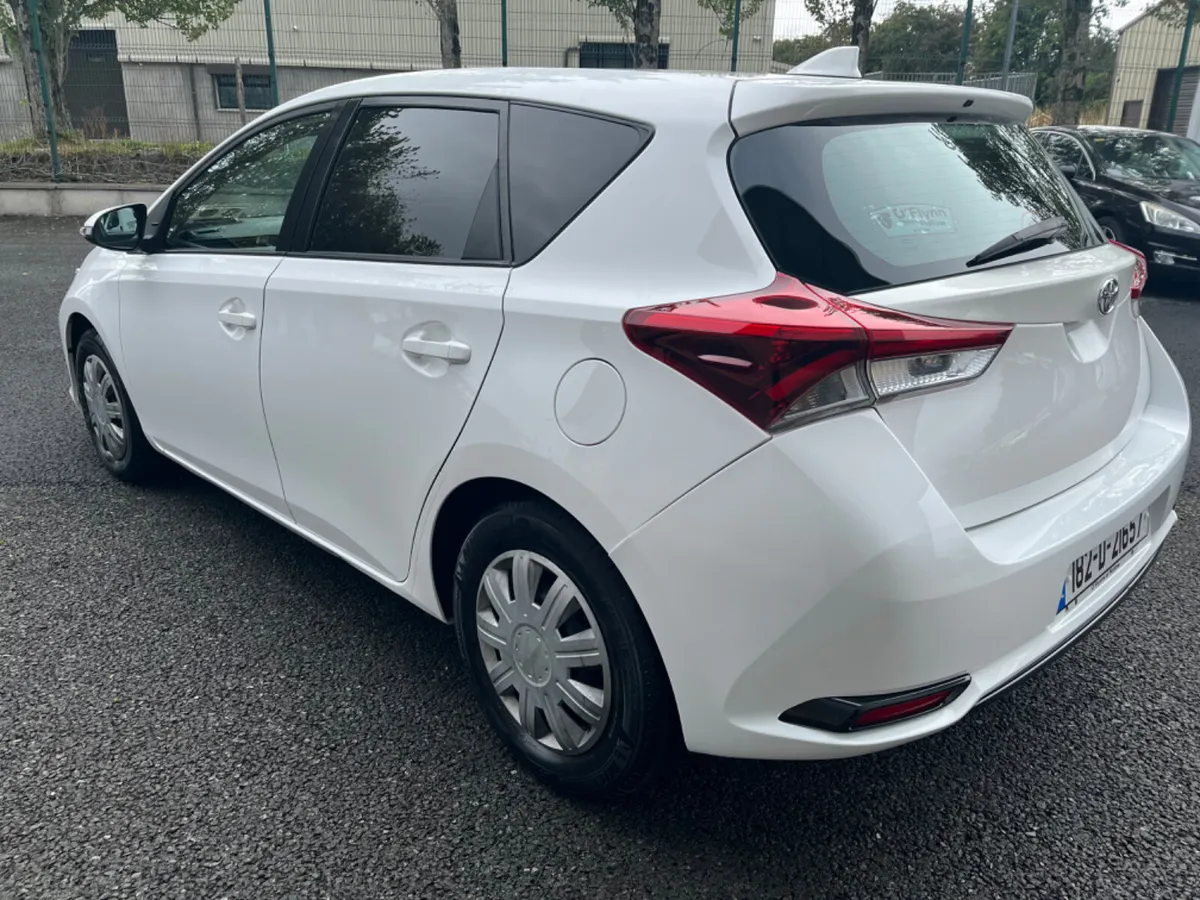 Toyota Auris VAN 2018 - Image 3