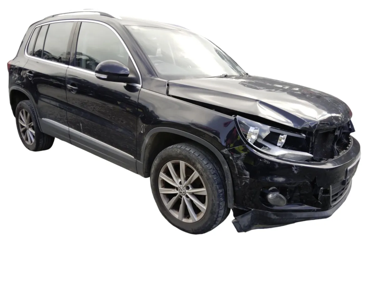 2011 VOLKSWAGEN TIGUAN For Breaking/Dismantling - Image 1