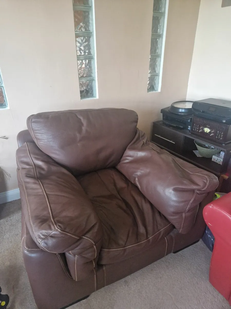 3+1+1 leather couch - Image 3