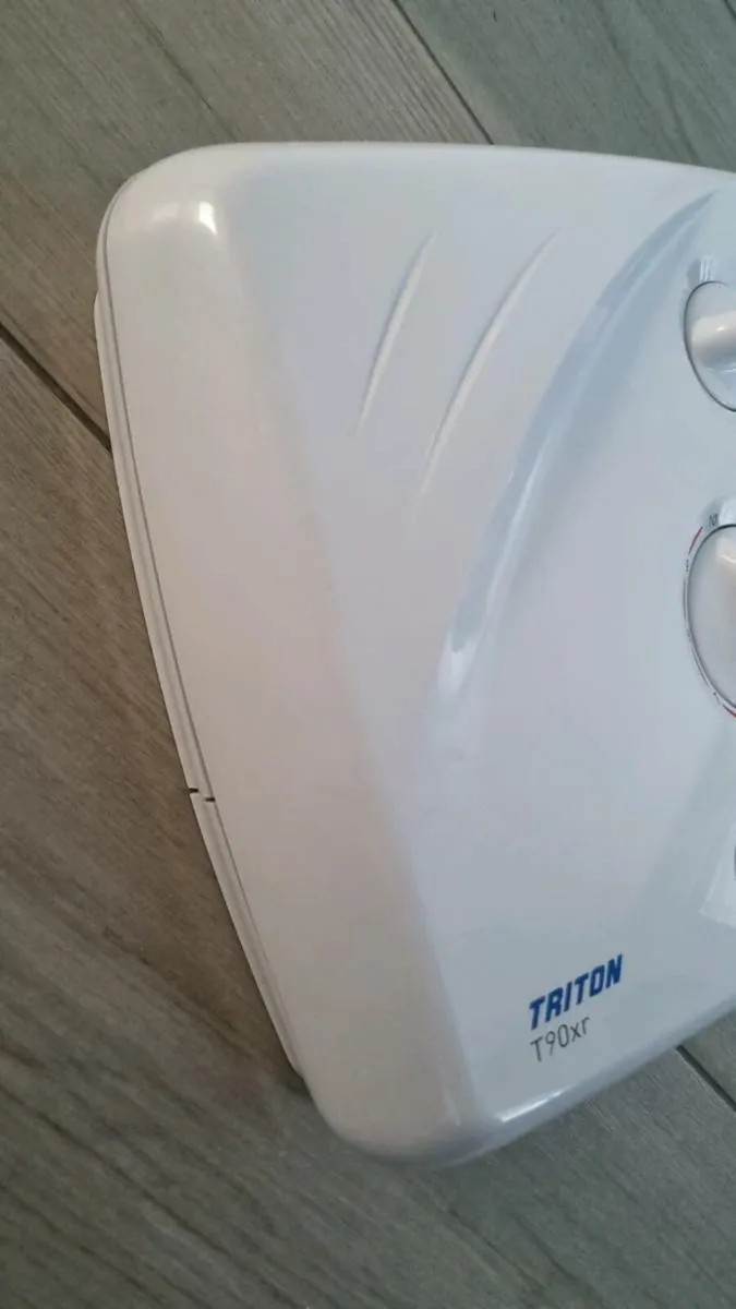 Triton T90xr Electric Shower for sale in Co. Dublin for €40 on DoneDeal