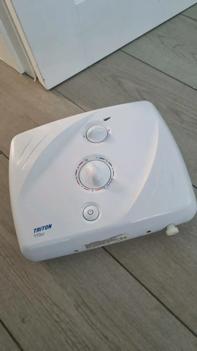 Triton T90xr Electric Shower for sale in Co. Dublin for €40 on DoneDeal