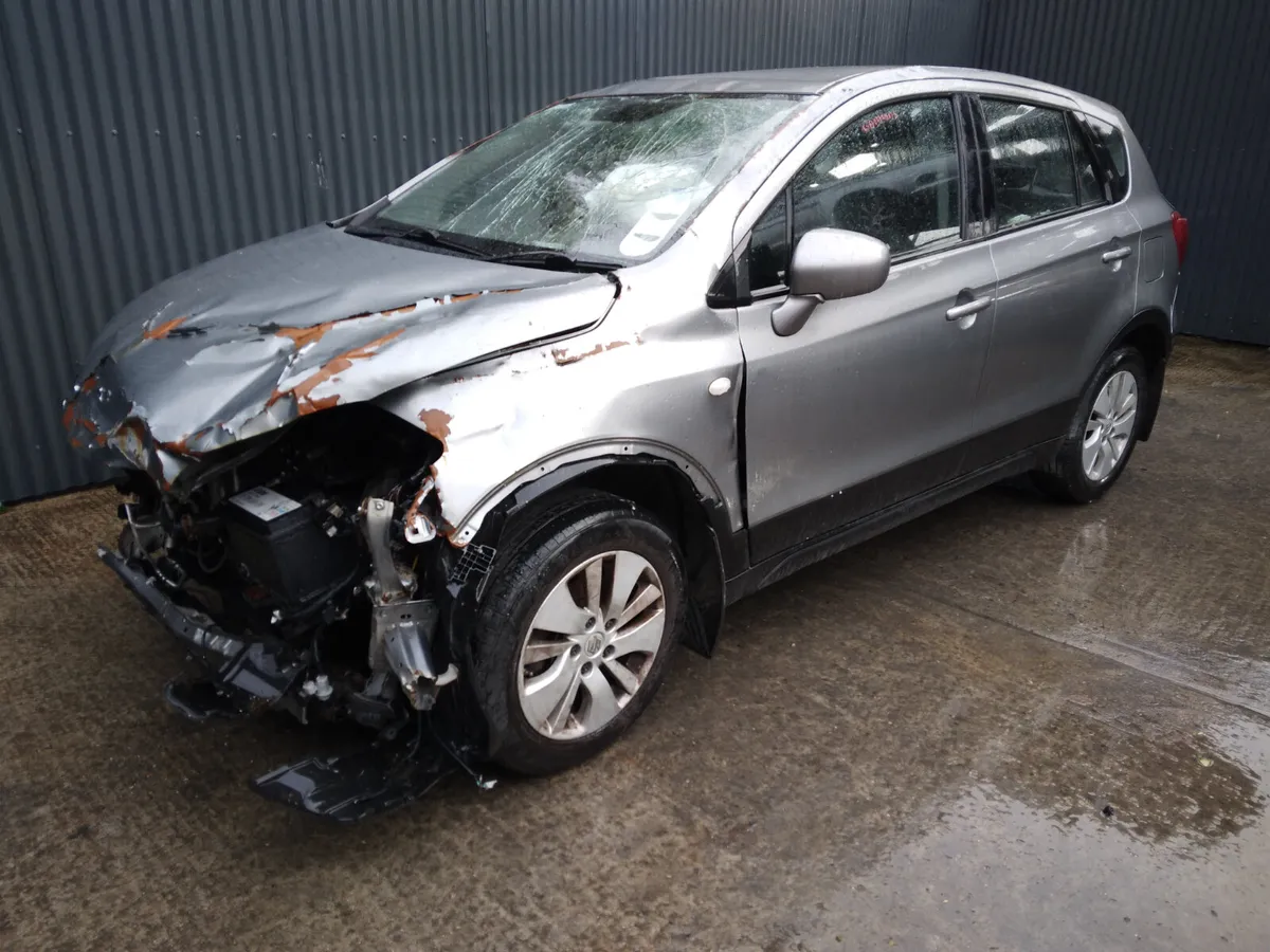 2015 Suzuki SX4 S-Cross Breaking/Dismantling - Image 1
