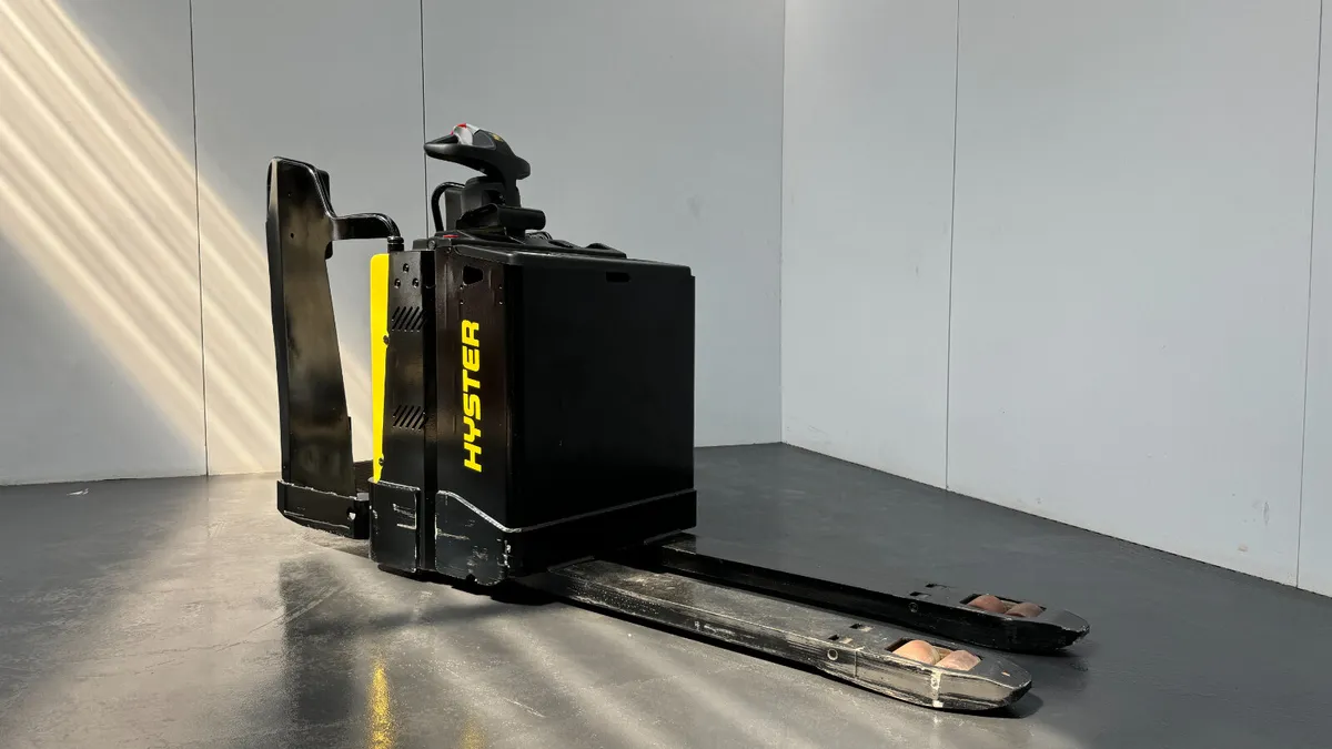 Hyster P2.0S 2.0T Powered Pallet Truck (#124) - Image 2