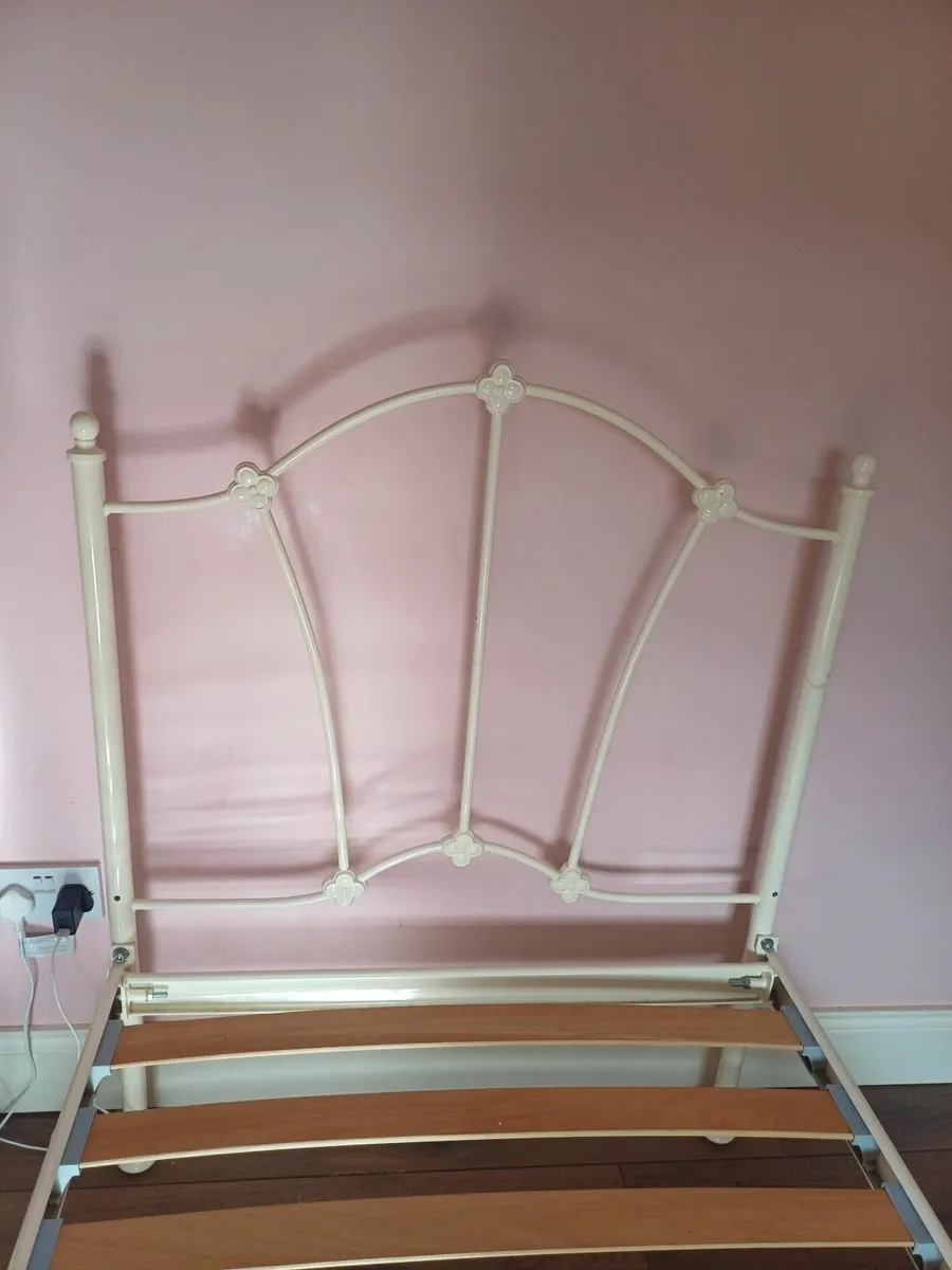Single bed - Image 4