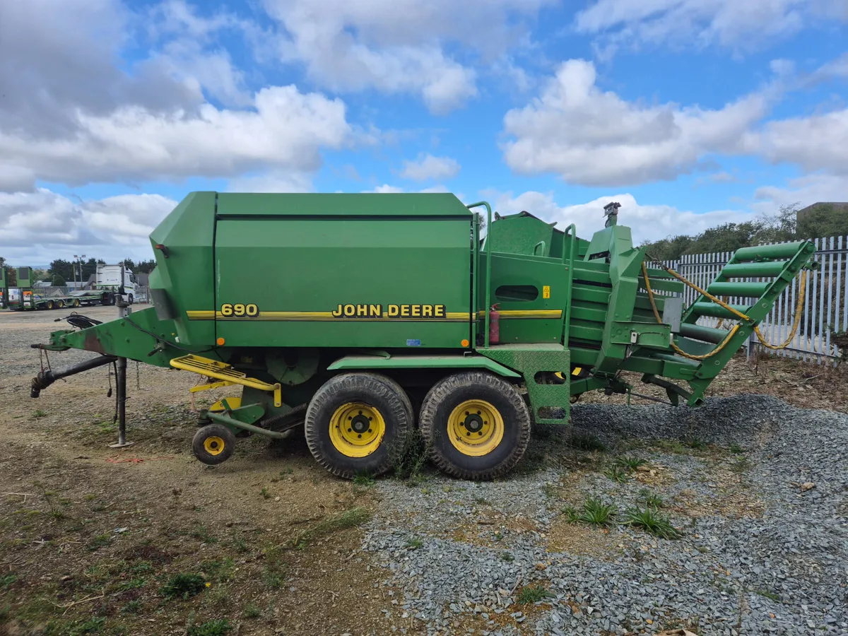 John Deere 690 - Image 1