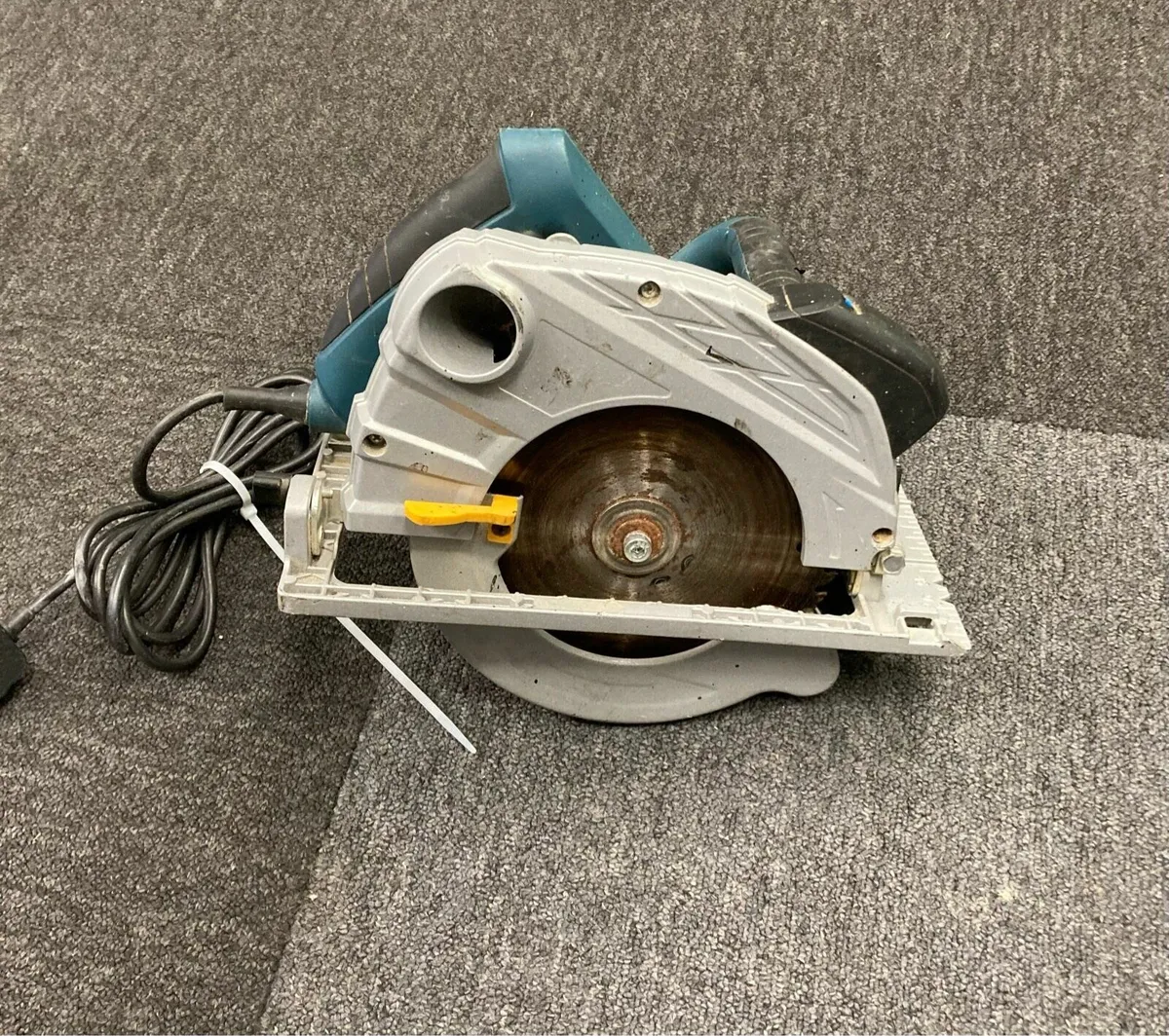 Workzone circular saw clearance