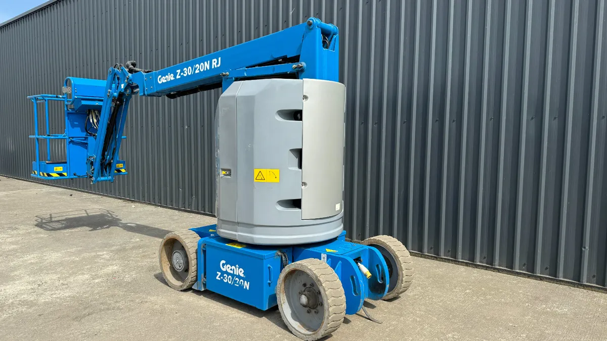 Genie Z-30/20N RJ Articulated Boom Lift (#186) - Image 3