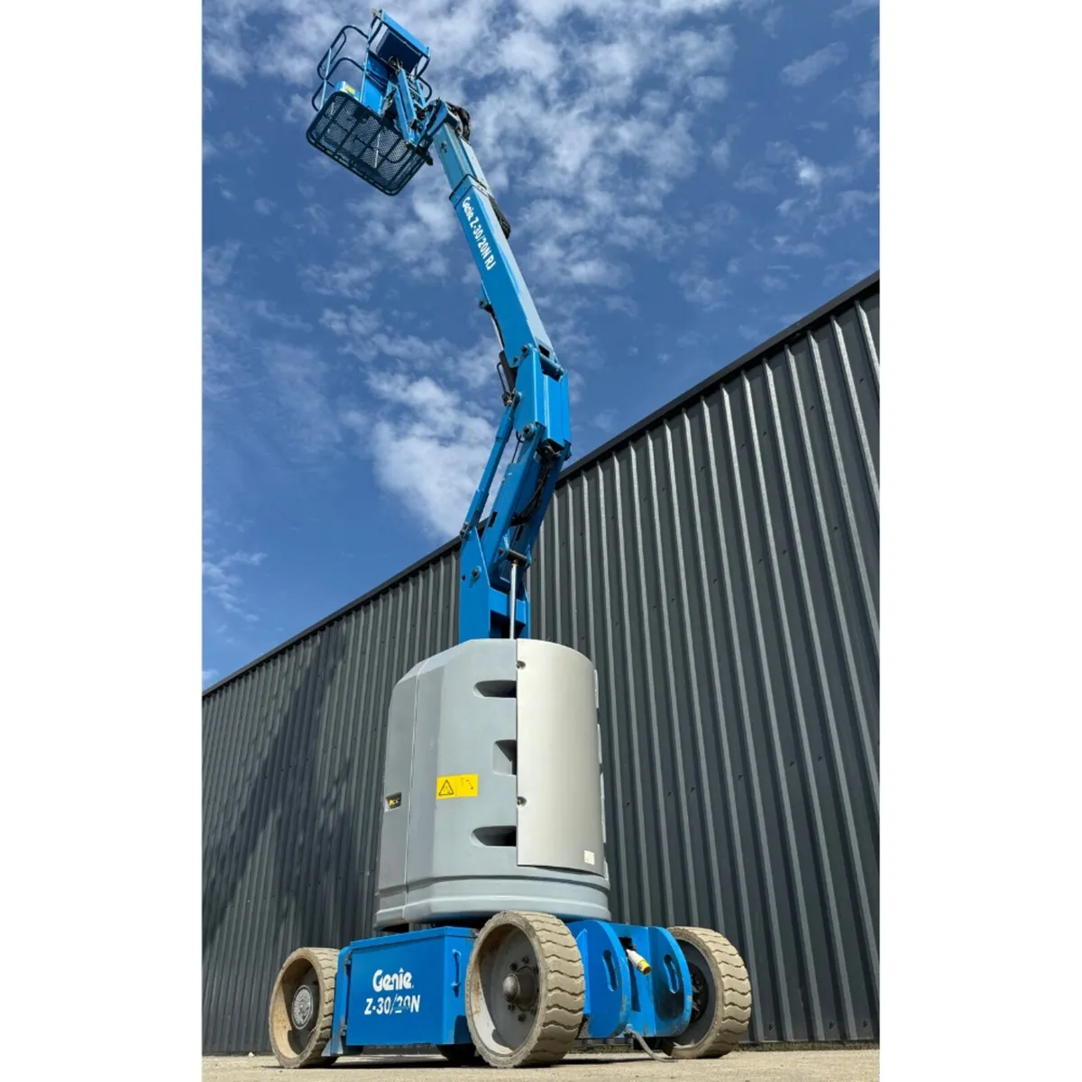 Genie Z-30/20N RJ Articulated Boom Lift (#186) - Image 1