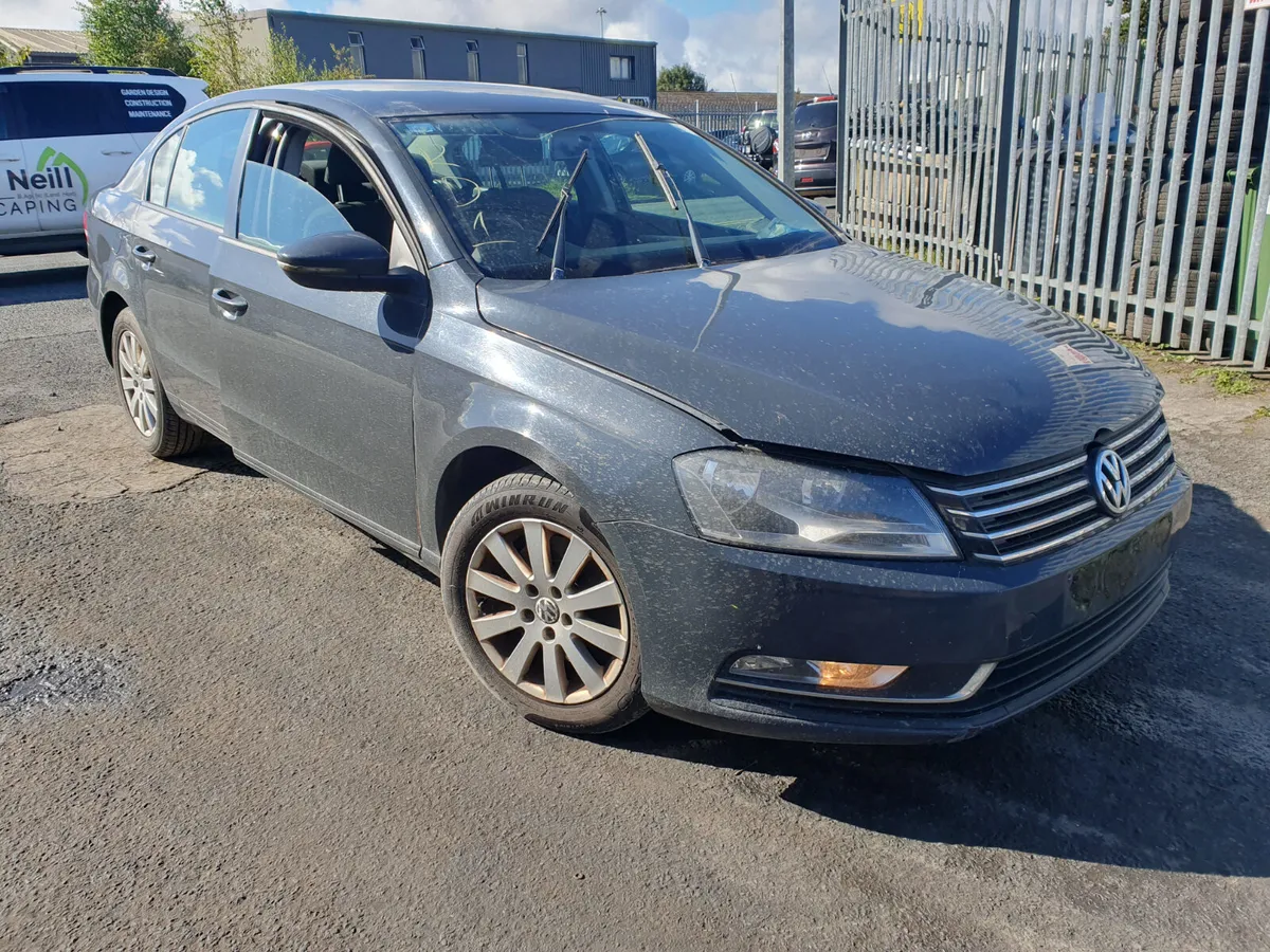 11 VW PASSAT 1.6 TDI (CAY) FOR BREAKING - Image 1