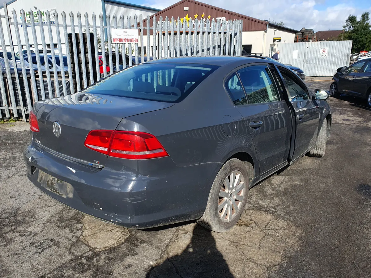 11 VW PASSAT 1.6 TDI (CAY) FOR BREAKING - Image 4