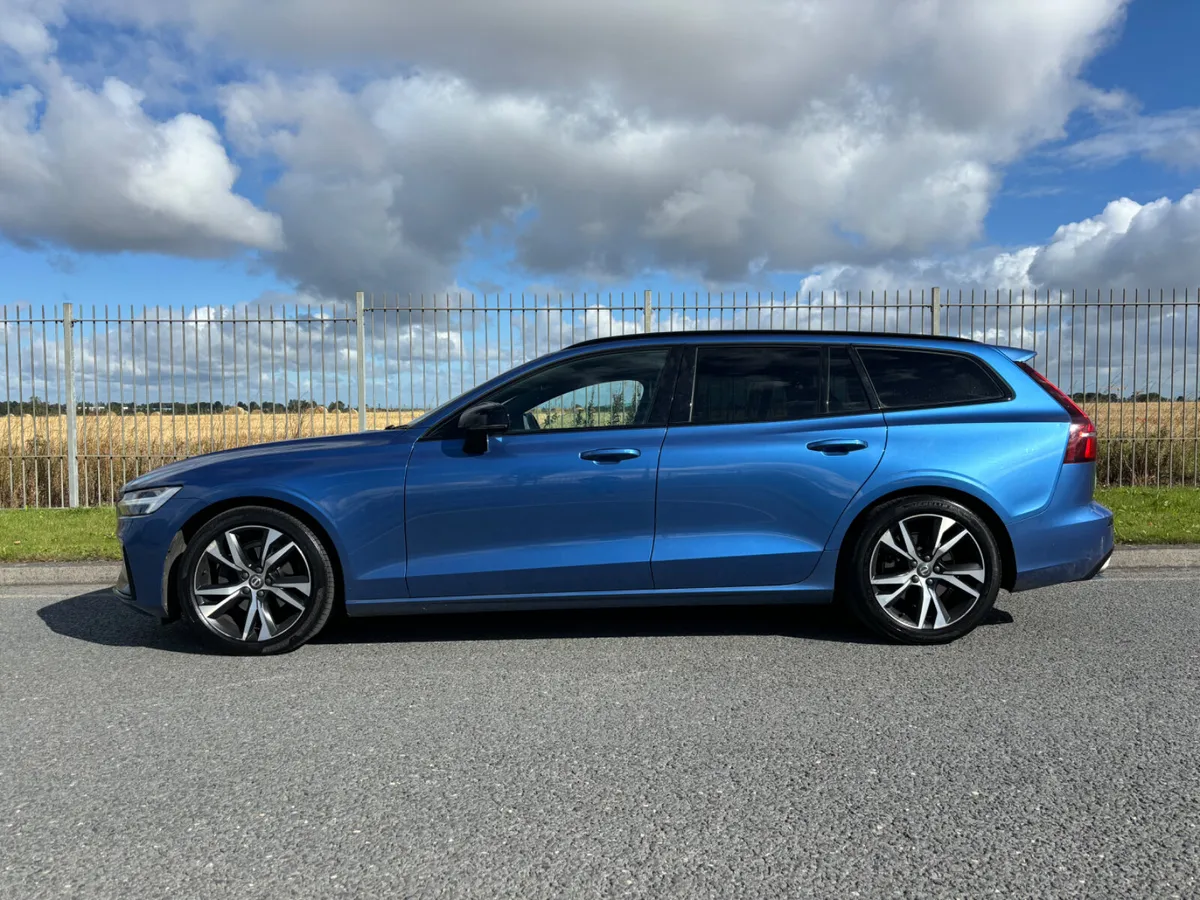 STUNNING 2021 VOLVO V60 B4 197BHP R DESIGN - Image 2