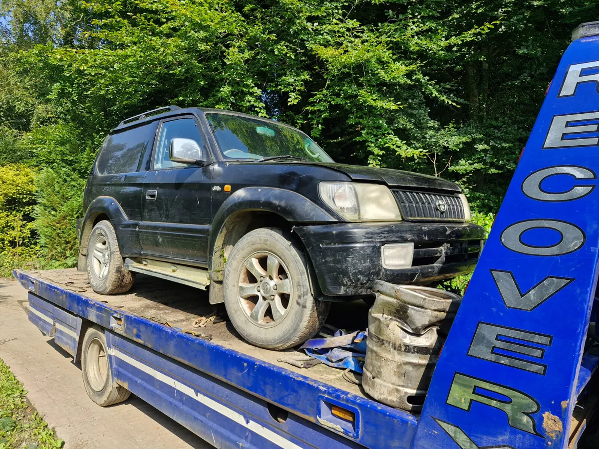 Toyota landcruiser 96 to 03 breaking for parts - Image 1