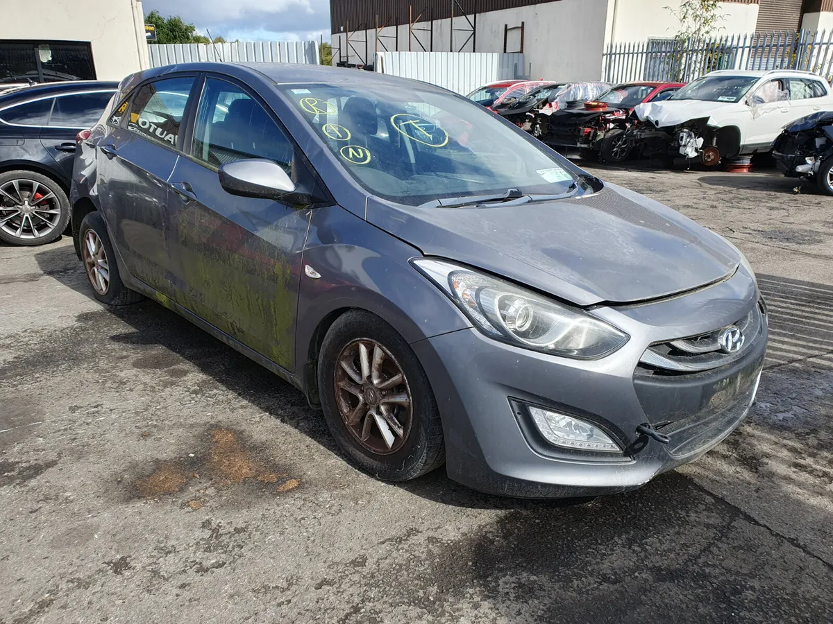 12 HYUNDAI I30  1.6 CRDI FOR BREAKING - Image 1