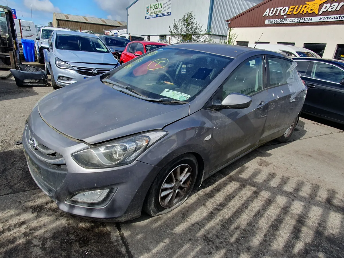 12 HYUNDAI I30  1.6 CRDI FOR BREAKING - Image 2