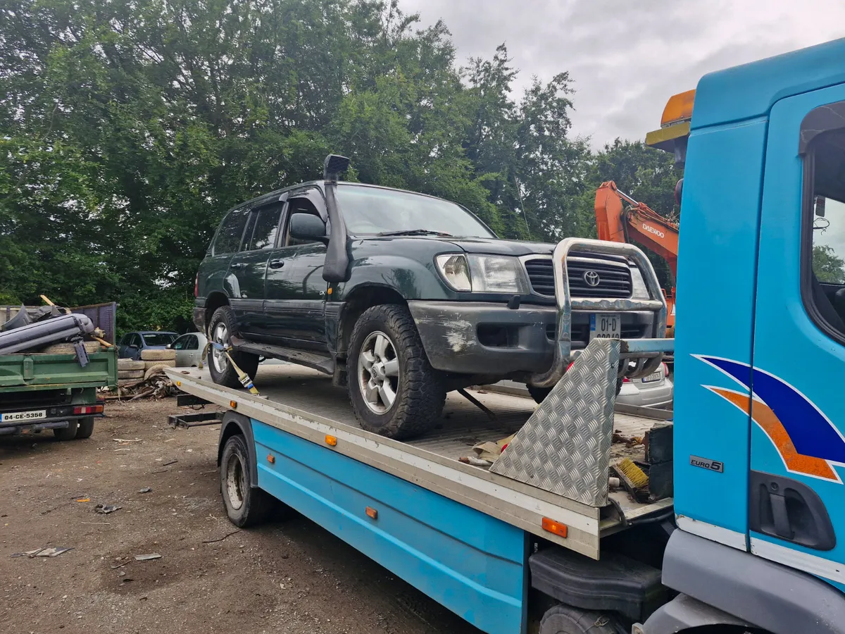 Toyota landcruiser amazon breaking for parts - Image 4