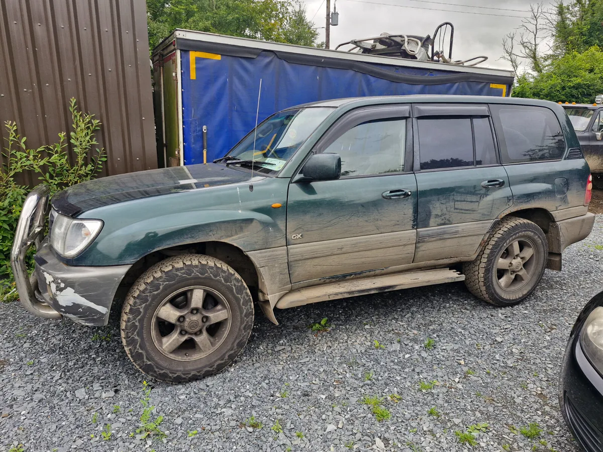 Toyota landcruiser amazon breaking for parts - Image 1