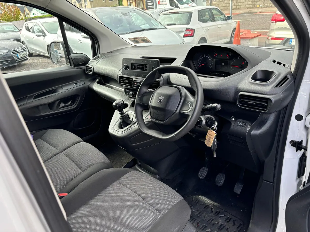 Peugeot Partner 2022   1.5 HDI  3 SEATS - Image 3