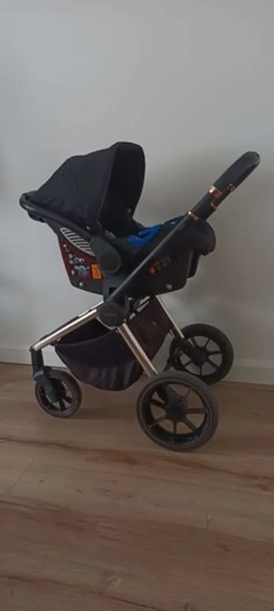 Zummi Travel system pram/stroller/car seat for sale in Co. Cavan for €