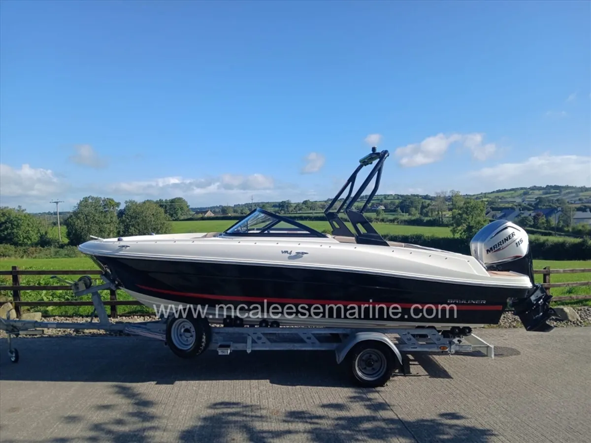 Bayliner VR4 Wakeboard Model - Image 1