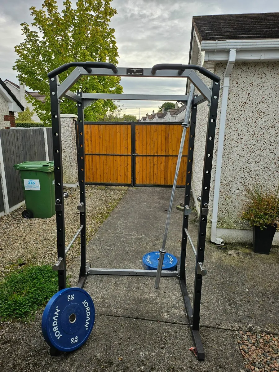 Power rack, pull up bar and weight bar with weight - Image 1